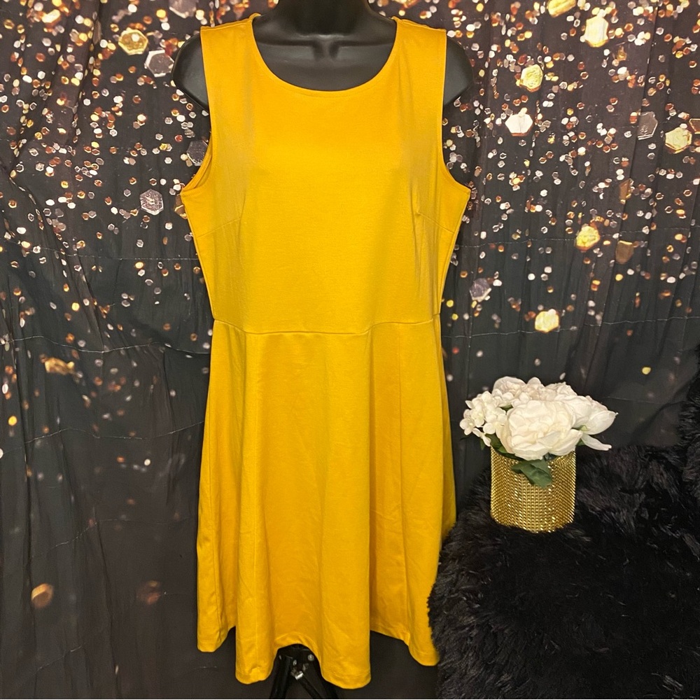 H&M Mustard Yellow Skater Dress Women’s Size L Open Back Sleeveless